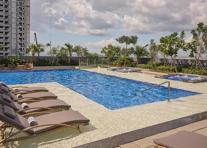 Grand Westside 5* Манила